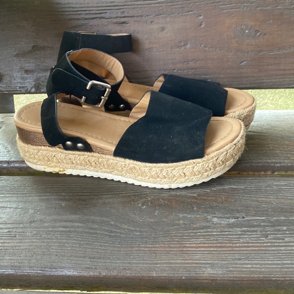Black Soda womens sandals size 7.5 - Picture 1 of 3
